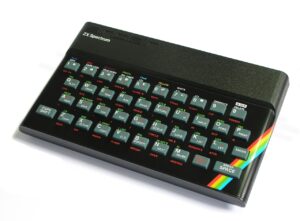 Sinclair ZX Spectrum 48K (1982) – ordinateur domestique 8 bits clavier caoutchouc iconique