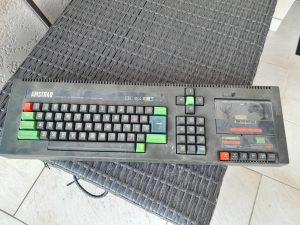 Retrouvez dans cet article le récit complet du sauvetage d’un Amstrad CPC 464 accompagné de son mythique moniteur vert GT64, mené par les membres du Retro Computing Club.